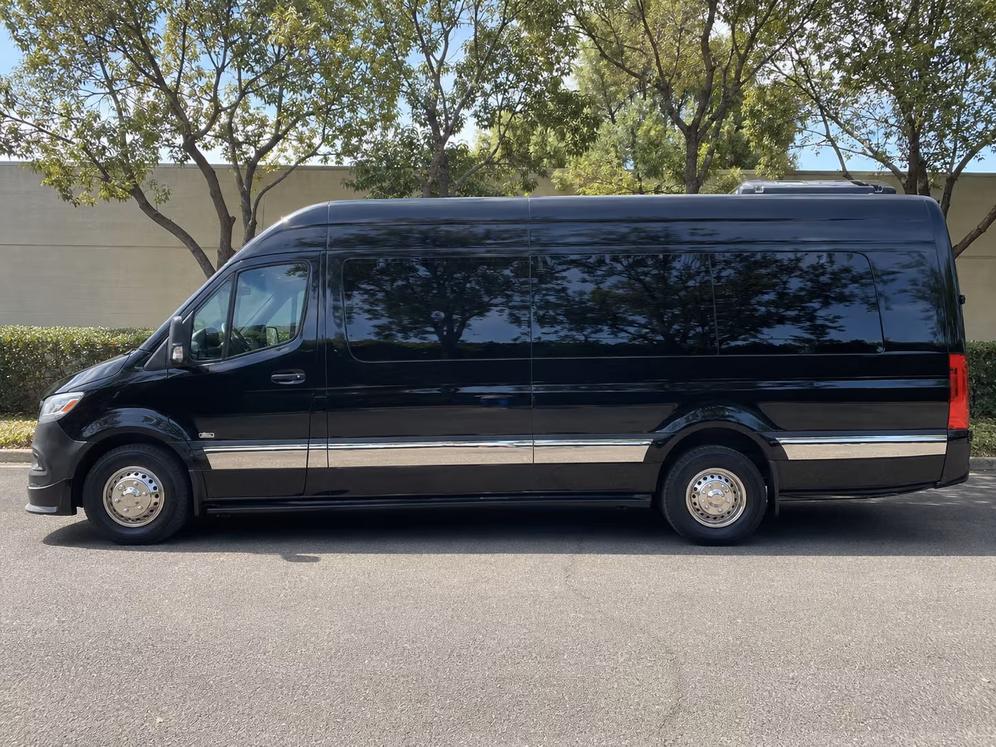 roseville bus rentals for trade shows and conferences